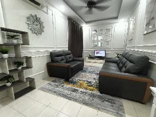 CERI KLUANG HOMESTAY (CORNER LOT) Vacation rental in Johor