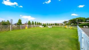 Pohang White 7 Dog Pool Villa Bed and Breakfast in South Korea