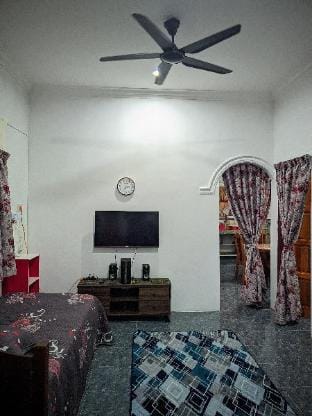 Homestay Sofea (Muslim Only) Vacation rental in Perak