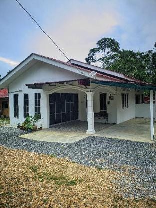 Homestay Sofea (Muslim Only) Vacation rental in Perak