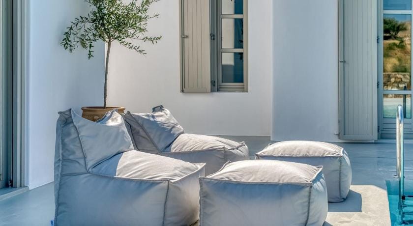Lil Paros Luxury suites Hotel in Paros, Greece