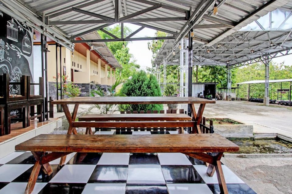 Capital O 93533 Griya Denok Hotel in East Java
