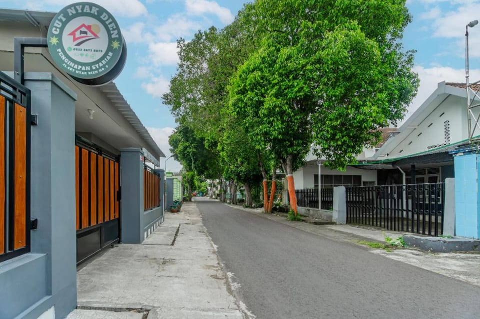 Homely Syariah Hotel in East Java
