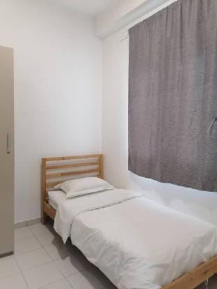 Enjoy Sunsets at Bright Mesahill Condo 100mbps Vacation rental in Negeri Sembilan, Malaysia