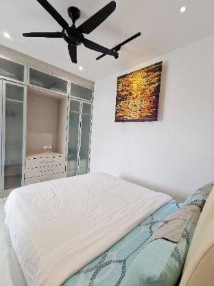 Penthouse floor sea view quiet furnished fibre  Apartment in Kedah