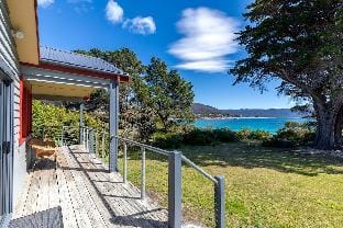 Seaside House - On Waubs Bay! Vacation rental in Bicheno