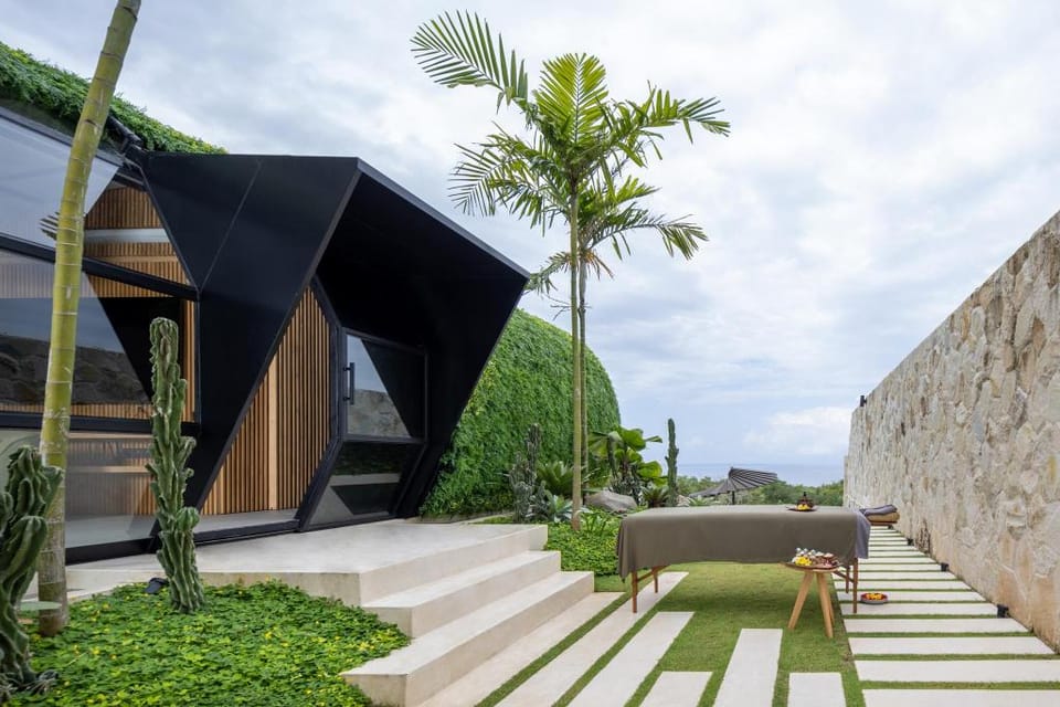 Airship by Alex Villas Hotel in Bali