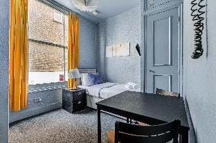 Single Room with Shared Bathroom Apartment in City of Westminster