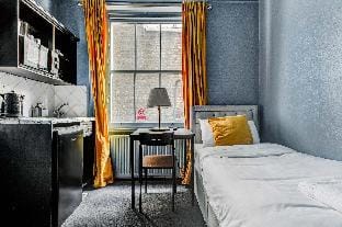 Single Room with Shared Bathroom Apartment in City of Westminster