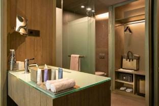 Palm Springs Resort 1 BR Deluxe Room NE46B Vacation rental in North Kuta