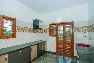 OYO Top Ten Suites Near Orion Mall Vacation rental in Bengaluru