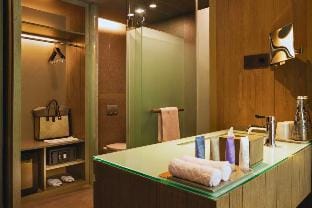 Palm Springs Resort 1 BR Deluxe Room NE34 Apartment in North Kuta