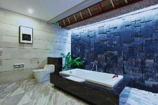 Royal Lodge 1 BR Suite With Private Pool NE39 Villa in Bali