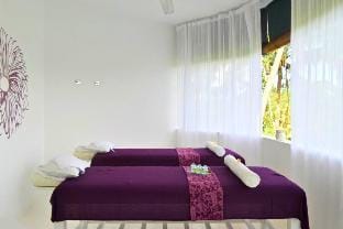 Peaceful 4 BR Ricefield View ZN38 Villa in Payangan