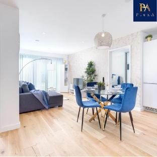 Pluxa Bleu Allure - Glamorous City Centre Stay Vacation rental in Birmingham
