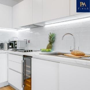 Pluxa Emerald Luxury 2 Bed Apartment Vacation rental in Birmingham