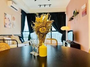New-Urban Suites 2BRHomestay 8pax Sauna@WL UB285 N Vacation rental in George Town