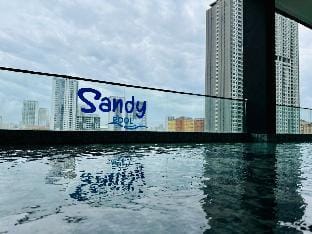 Seaview Serenity@2BR UrbanSuite @7pax@WL UA215 N Vacation rental in George Town