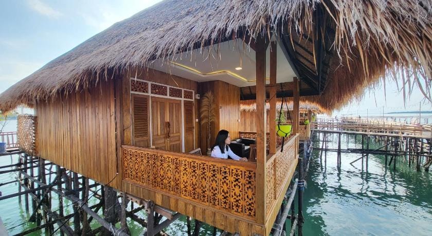 Kelong Pancing Madu Tiga Resort in Riau Islands, Indonesia