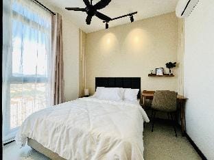 NEU Suites Cozy Minimalist|KLCC|2BR|Relax|Netflix Apartment in Federal Territory of Kuala Lumpur