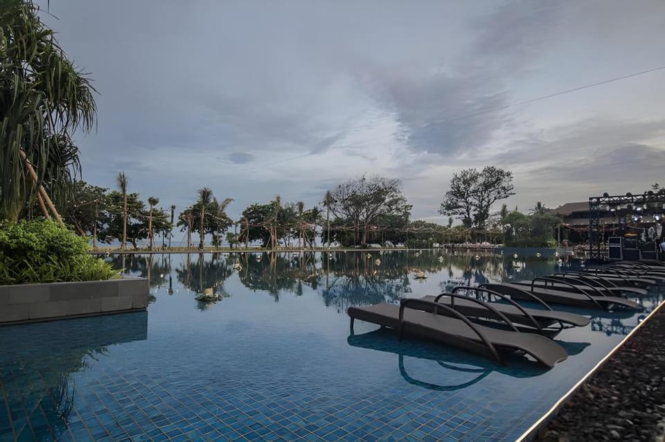 Bali Beach Hotel Hotel in Denpasar
