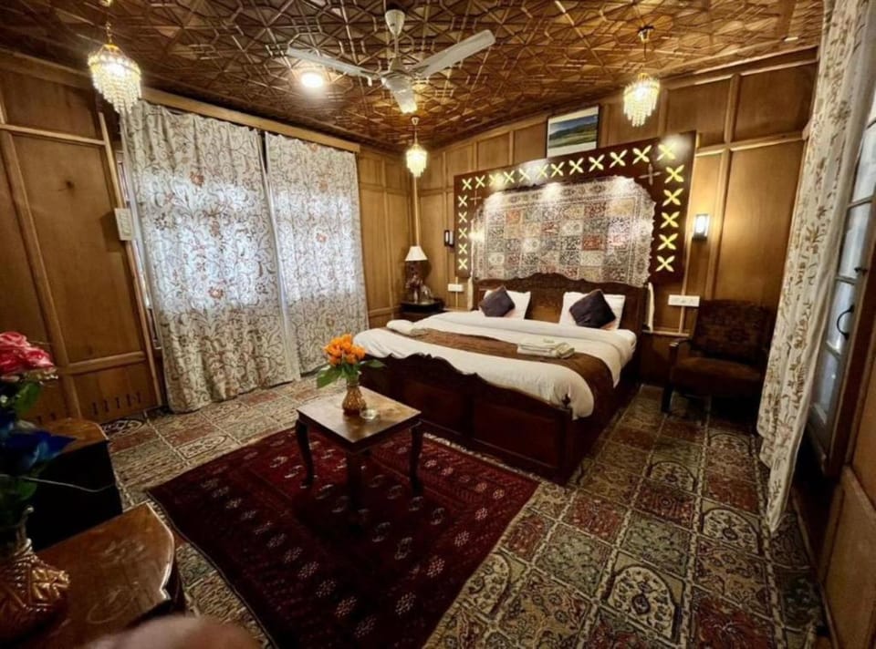 Floating Luxury Group Of Houseboats  Docked boat in India