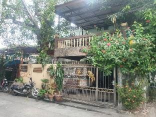 Caravan(No Parking For Cars.) Vacation rental in Bangkok