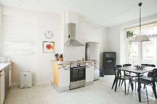 Large & Bright 3BR Flat w. Whirlpool Near Metro Apartment in Copenhagen