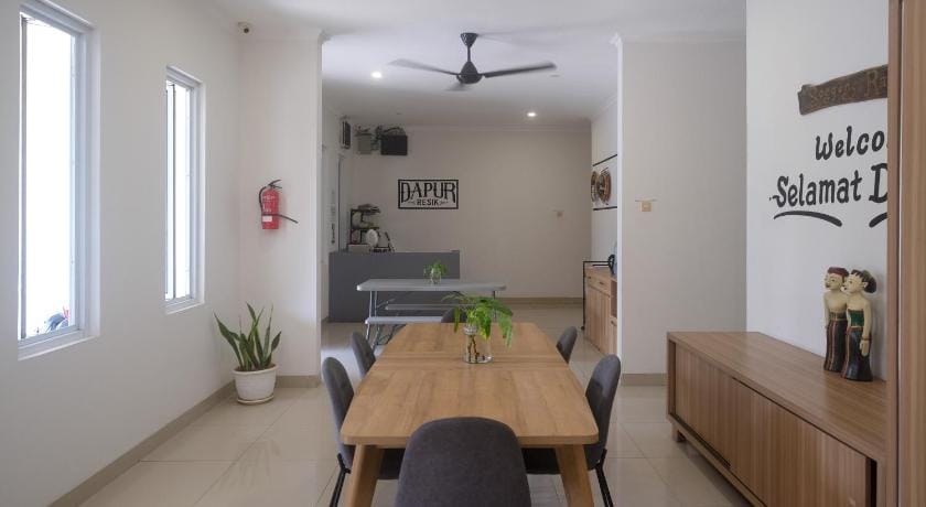 RedDoorz near Stasiun Solo Balapan 3 Hotel in Special Region of Yogyakarta