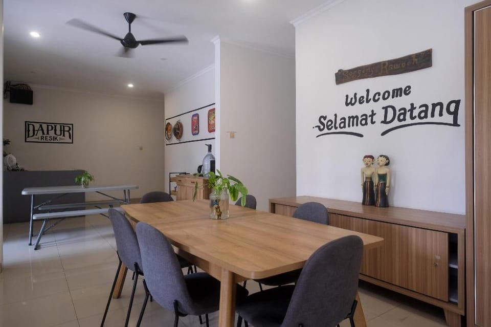 RedDoorz near Stasiun Solo Balapan 3 Hotel in Special Region of Yogyakarta