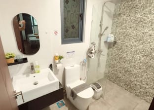 Home Abroad 5 @ Jazz Suites 3, Vivacity 6pax Apartment in Kuching