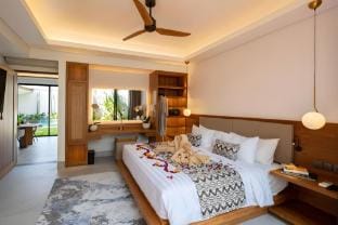 Great 3BR Private Pool Villa near Echo Beach Villa in North Kuta