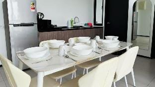 DeLuma@UrbanSuites 8pax Apartment in George Town