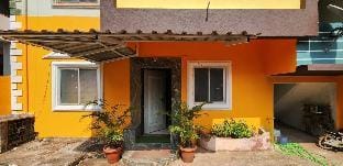 Sait's Beach House/Flat Miramar Apartment in Goa, India