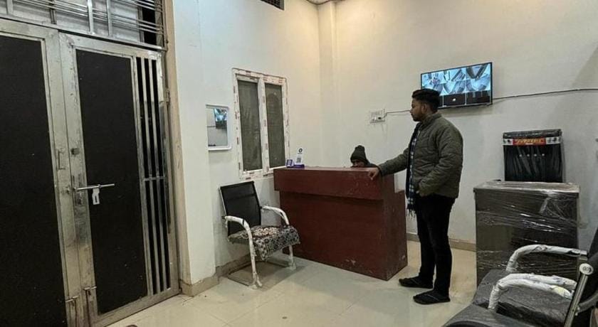 Madhuri Guest House Hotel in Varanasi