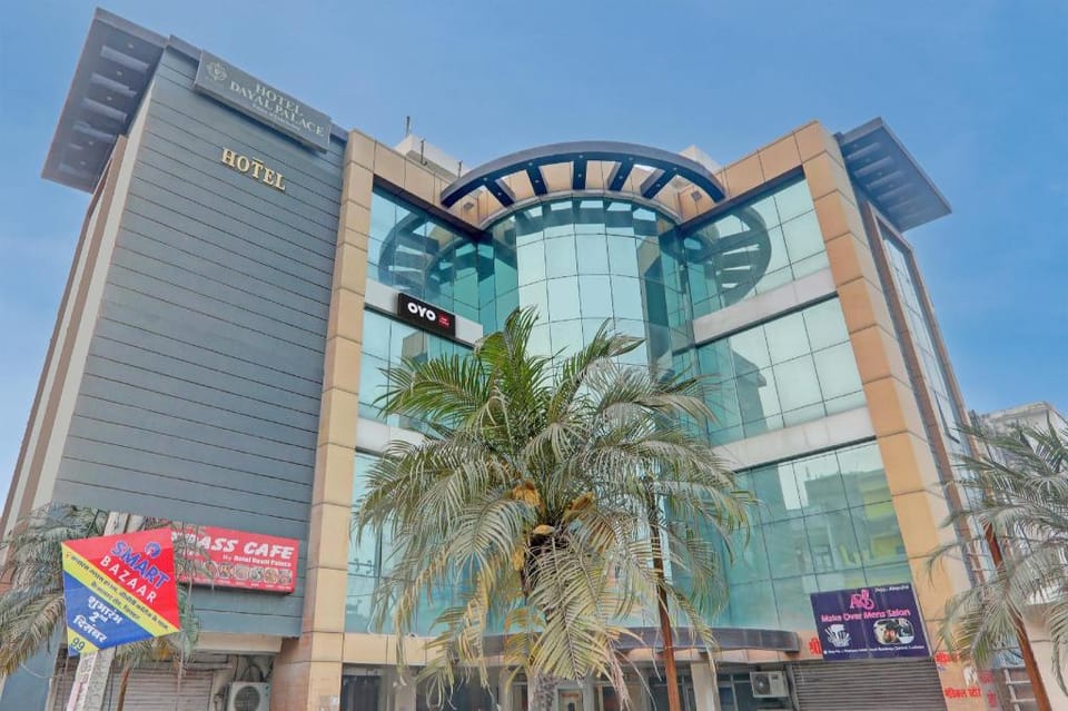Hotel O DR Palace Hotel in Lucknow