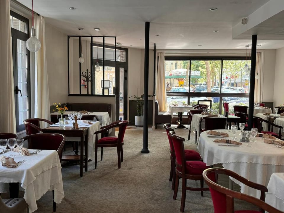Hotel Paris Vesinet-LogisHotels et Domaine Evenementiel Hotel in Chatou