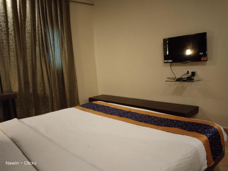 Redfox Hotel- Aminjikarai Hotel in Chennai