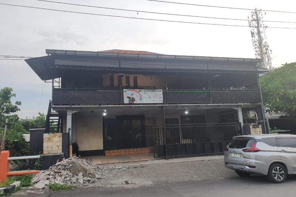 OYO 93623 Assalam Homestay Syariah Hotel in Surabaya