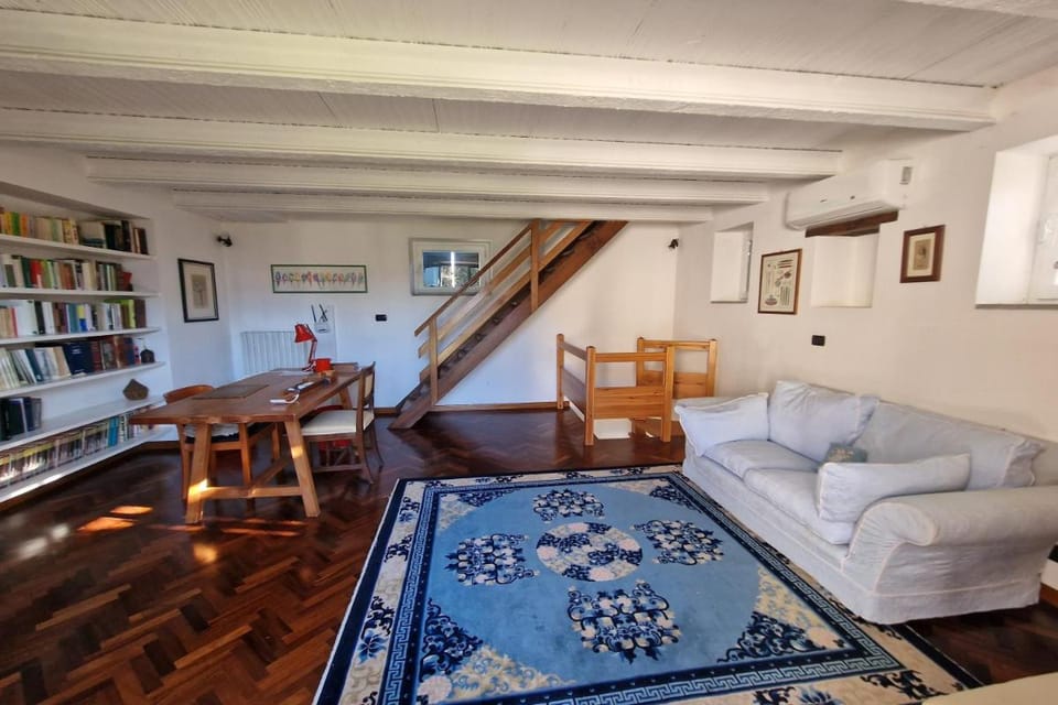 Villa Lucertole by Mmega Villa in Umbria