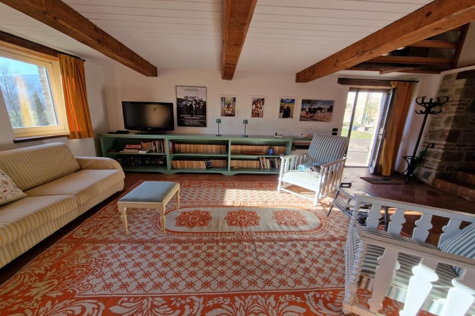 Villa Lucertole by Mmega Villa in Umbria