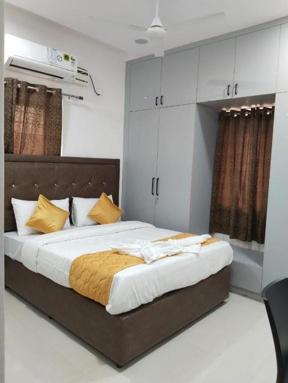 Mythri Retreat Service Apartments Hotel in Hyderabad