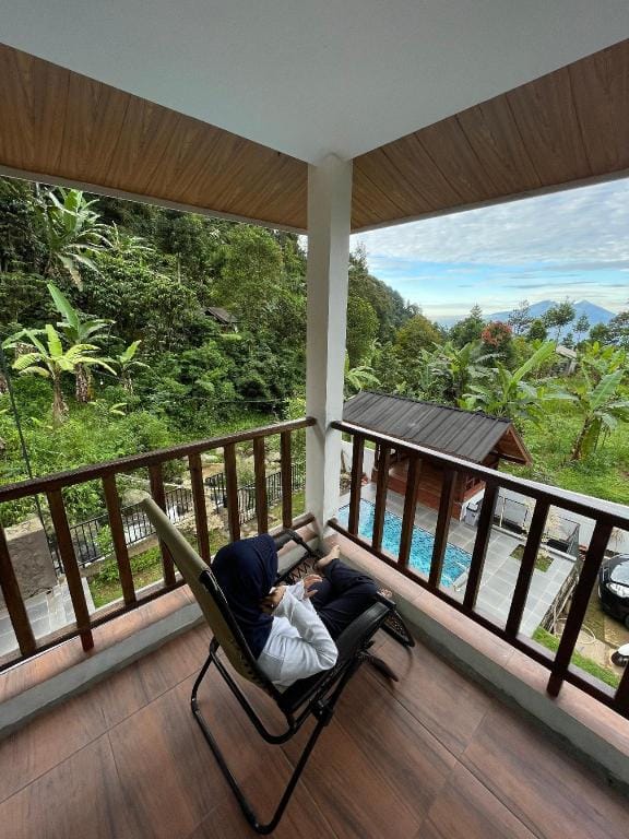 Villa Adendri Riverhills Villa in Cisarua