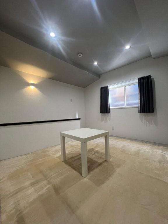 Osaka [5 minutes walk from Midoribashi Station] Good access to Osaka Castle, Open-plan House Vacation rental in Osaka