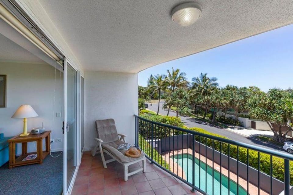 Sunshine Cove, across the road from the beach Vacation rental in Noosa Heads