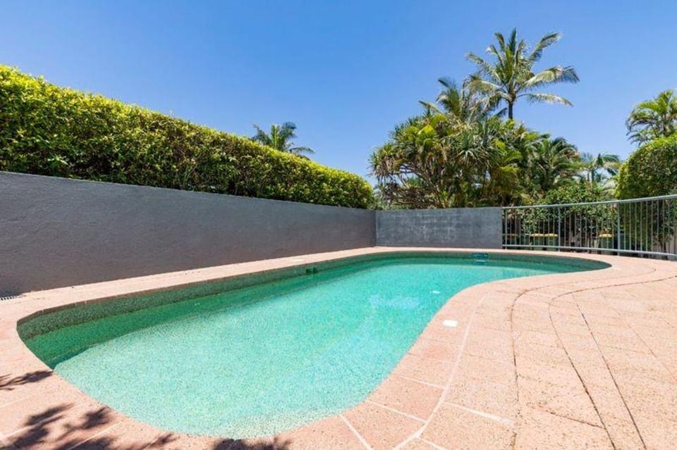 Sunshine Cove, across the road from the beach Vacation rental in Noosa Heads