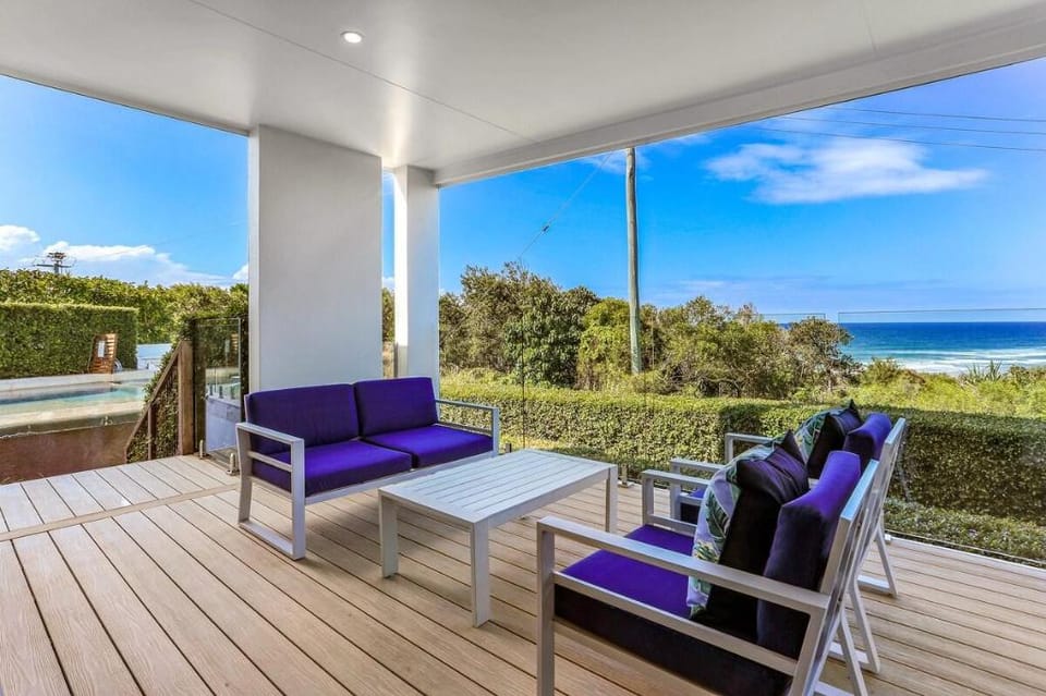 Indulgent beachside luxury, Sunrise Beach Vacation rental in Sunrise Beach