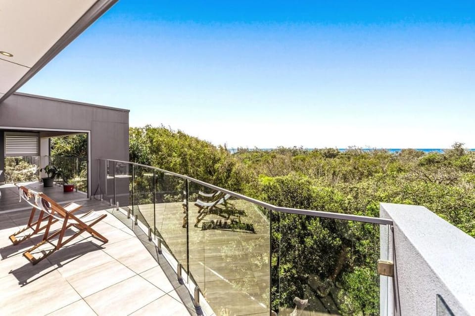 Luxury by the sea, Castaways Beach Vacation rental in Sunshine Coast