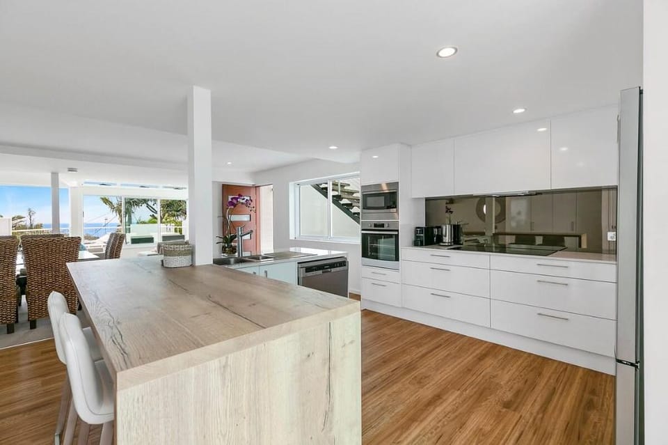Beachside Family Home, Sunrise Beach Vacation rental in Sunrise Beach