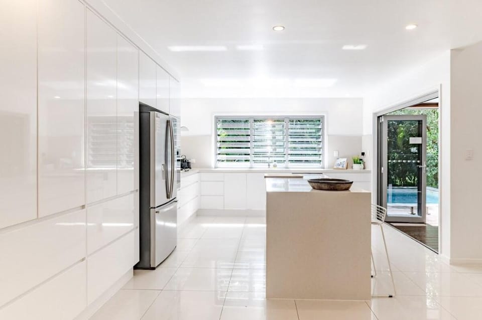 Sleek & Stylish Family Beach House ~ Near Junction Vacation rental in Noosa Heads